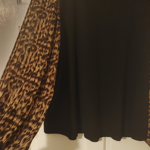 Leopard Sleeve Top - NWOT - Picture 2 of 3